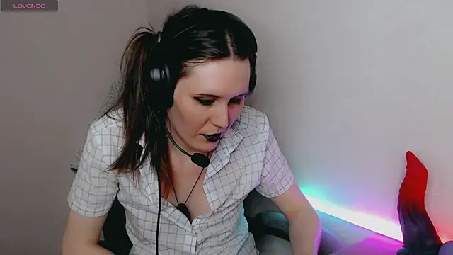 Snapshot of tracy_cooper chatting on 12-23-24, 02:35 tracy cooper online show from 12-23-24, 02:35