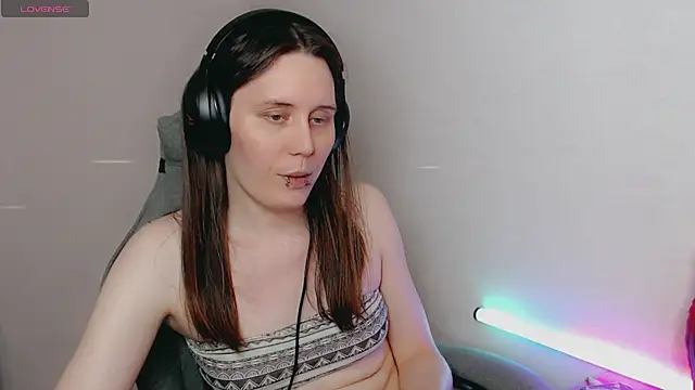 Snapshot of tracy_cooper chatting on 12-28-24, 01:50 tracy cooper online show from 12-28-24, 01:50