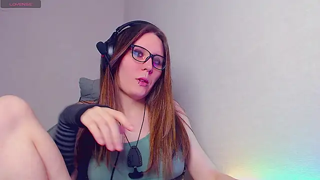 Snapshot of tracy_cooper chatting on 02-13-25, 04:54 tracy cooper online show from 02-13-25, 04:54