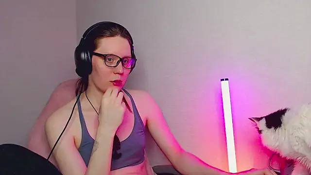 Snapshot of tracy_cooper chatting on 02-25-25, 11:44 tracy cooper online show from 02-25-25, 11:44