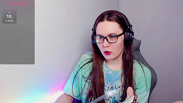 Snapshot of tracy_cooper chatting on 11-30-25, 12:31 tracy cooper online show from 11-30-25, 12:31