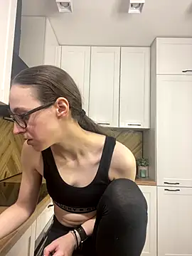 MartiniiSelenna online show from 11-17-25, 06:52