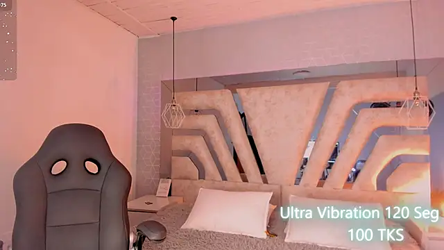 Snapshot of AngelineHeet chatting on 09-26-25, 03:32 AngelineHeet online show from 09-26-25, 03:32