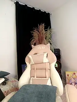 lovely kitt online show from 09-20-25, 10:55