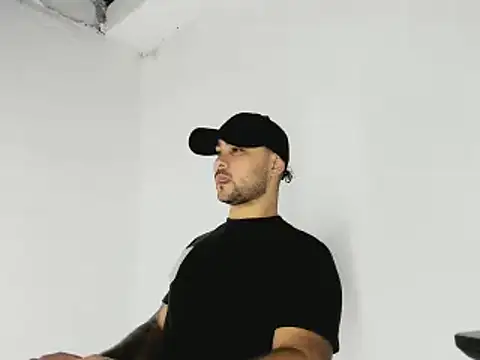 Snapshot of Sebas-hott chatting on 10-29-25, 10:22 Sebas-hott online show from 10-29-25, 10:22