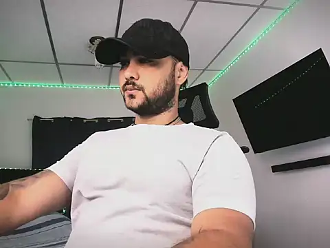 Snapshot of Sebas-hott chatting on 02-15-26, 09:22 Sebas-hott online show from 02-15-26, 09:22