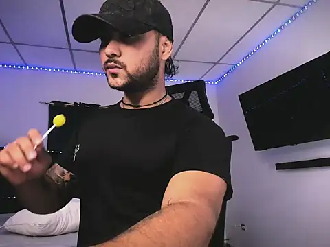 Snapshot of Sebas-hott chatting on 02-28-26, 11:50 Sebas-hott online show from 02-28-26, 11:50