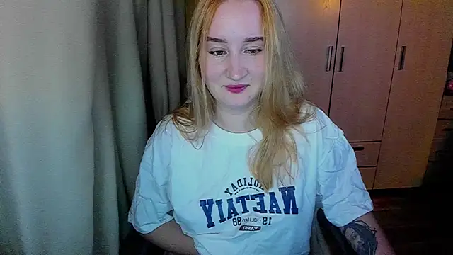 Snapshot of KeiraNight chatting on 06-14-26, 03:25 KeiraNight online show from 06-14-26, 03:25