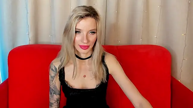 Snapshot of AlinaLovelyX chatting on 11-20-25, 01:17 AlinaLovelyX online show from 11-20-25, 01:17