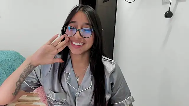 Snapshot of isa_bellaa0 chatting on 02-19-25, 01:51 isa bellaa0 online show from 02-19-25, 01:51