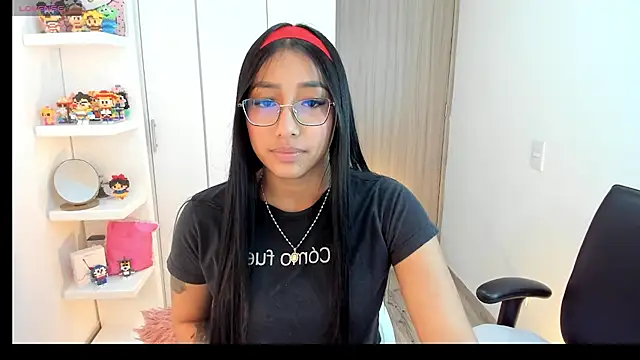 Snapshot of isa_bellaa0 chatting on 10-15-25, 04:01 isa bellaa0 online show from 10-15-25, 04:01