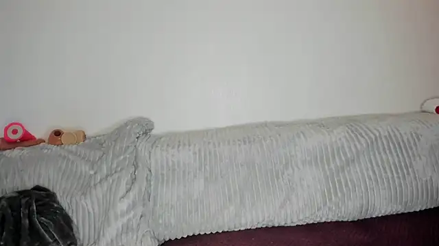 Mlleeffy online show from 12-14-25, 08:02