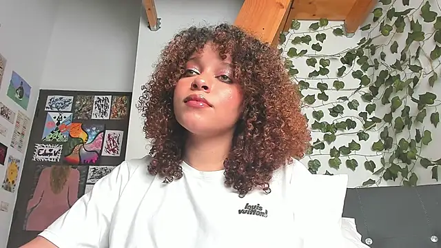 Snapshot of Ada_gales_ chatting on 12-18-24, 09:29 Ada gales online show from 12-18-24, 09:29