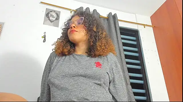 Ada gales  online show from 11-05-25, 04:23