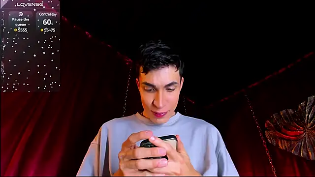 Snapshot of Angel_Snowhotxxx chatting on 01-12-25, 10:12 Angel Snowhotxxx online show from 01-12-25, 10:12