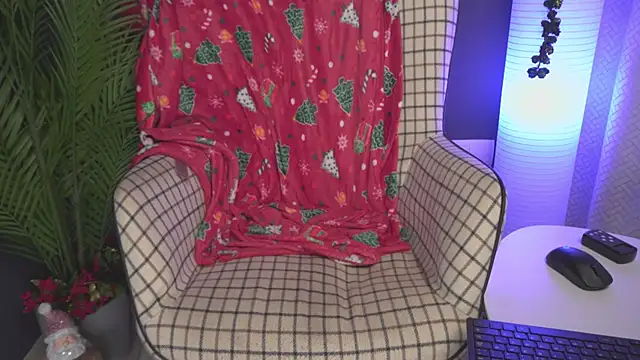 Snapshot of beyondthemask chatting on 12-17-25, 06:52 beyondthemask online show from 12-17-25, 06:52