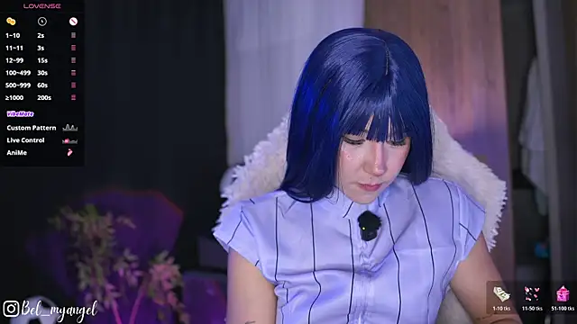 Snapshot of Bella-Franco chatting on 06-18-26, 05:50 Bella-Franco online show from 06-18-26, 05:50