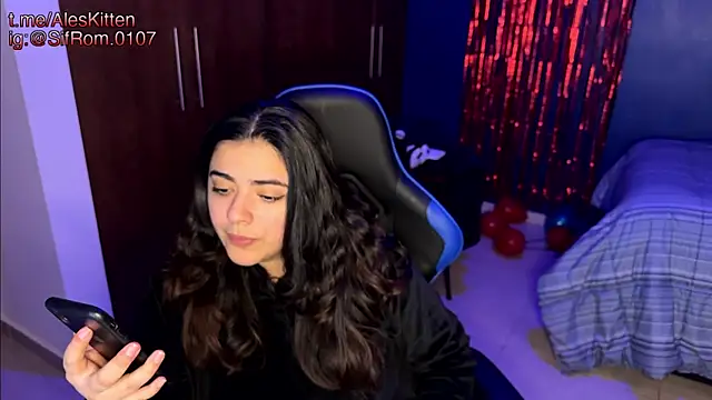 Ales Kitten online show from 02-18-25, 04:48