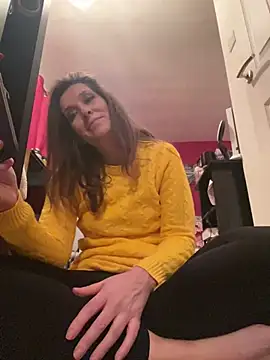 Snapshot of Lwhite1 chatting on 01-12-25, 12:28 Lwhite1 online show from 01-12-25, 12:28