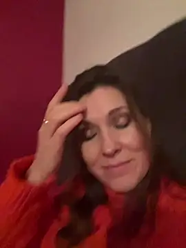 Snapshot of Lwhite1 chatting on 02-12-25, 11:51 Lwhite1 online show from 02-12-25, 11:51