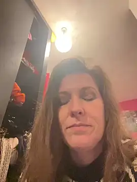 Snapshot of Lwhite1 chatting on 03-11-25, 11:59 Lwhite1 online show from 03-11-25, 11:59