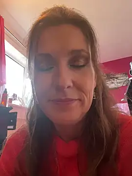 Snapshot of Lwhite1 chatting on 09-17-25, 03:35 Lwhite1 online show from 09-17-25, 03:35