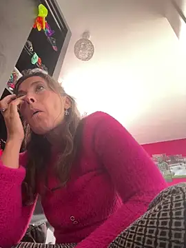 Snapshot of Lwhite1 chatting on 09-18-25, 03:47 Lwhite1 online show from 09-18-25, 03:47