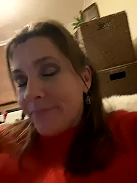 Snapshot of Lwhite1 chatting on 10-04-25, 11:47 Lwhite1 online show from 10-04-25, 11:47