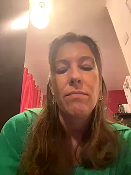 Snapshot of Lwhite1 chatting on 10-29-25, 04:42 Lwhite1 online show from 10-29-25, 04:42