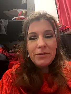 Snapshot of Lwhite1 chatting on 11-07-25, 12:10 Lwhite1 online show from 11-07-25, 12:10