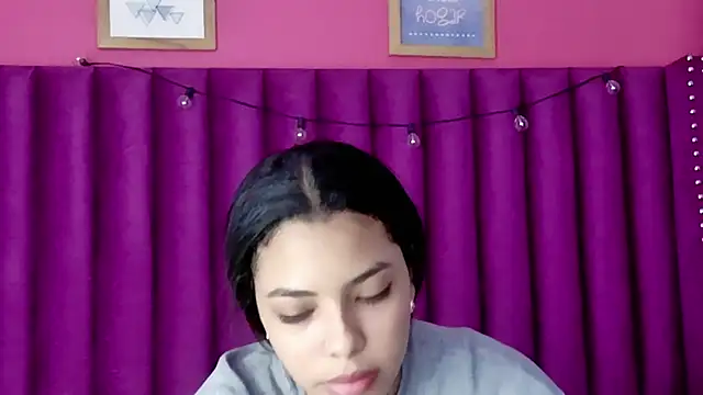 littleebonny online show from 12-22-25, 12:35