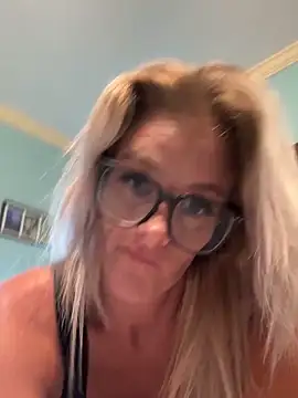 vixendoll87 online show from 10-11-25, 03:50