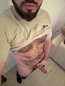 Snapshot of HairyArab90 chatting on 02-22-26, 12:58 HairyArab90 online show from 02-22-26, 12:58