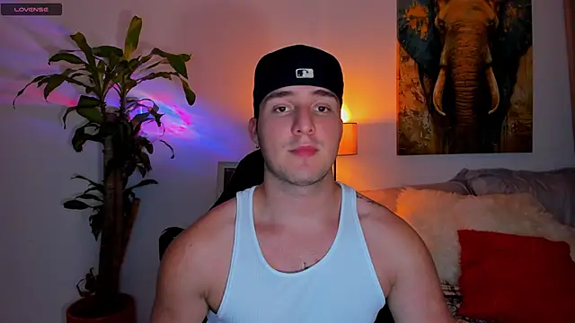 liam oficial02 online show from 03-18-25, 02:25