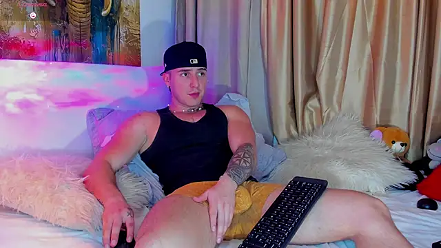 liam oficial02 online show from 10-04-25, 05:05