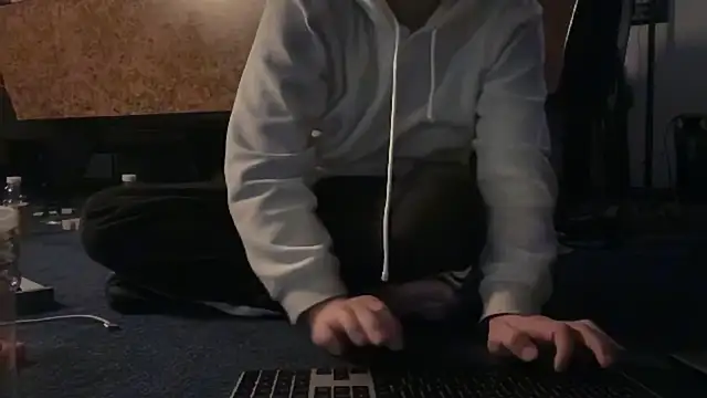 Snapshot of adamseed69 chatting on 04-13-26, 02:11 adamseed69 online show from 04-13-26, 02:11