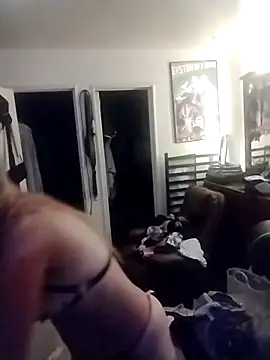 Snapshot of halobabe7620 chatting on 10-15-25, 10:04 halobabe7620 online show from 10-15-25, 10:04