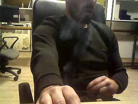 Snapshot of giorgakaci69 chatting on 12-18-24, 06:46 giorgakaci69 online show from 12-18-24, 06:46
