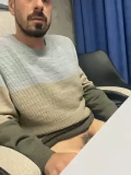 Snapshot of giorgakaci69 chatting on 10-29-25, 06:09 giorgakaci69 online show from 10-29-25, 06:09