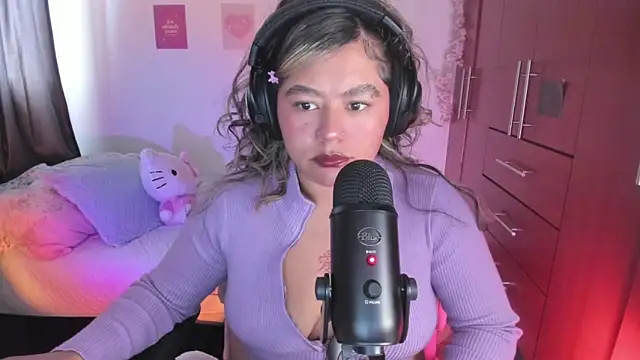 StephaniFox online show from 09-08-25, 06:07