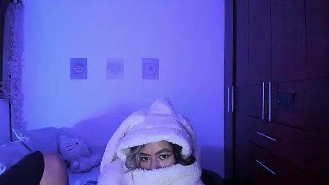 StephaniFox online show from 10-29-25, 12:02