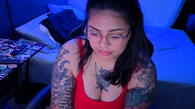 Snapshot of miacanela_xo chatting on 07-19-26, 01:20 miacanela xo online show from 07-19-26, 01:20