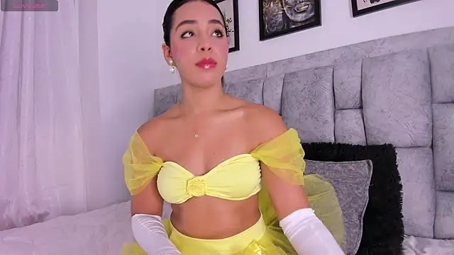 aaryy  online show from 06-18-26, 07:18