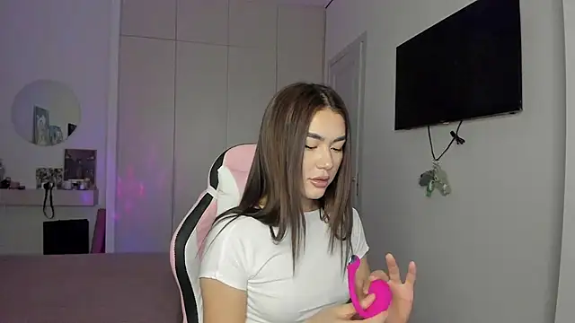 Shineel online show from 12-16-25, 02:49