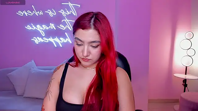 Snapshot of ViolettCastel chatting on 01-18-25, 07:26 ViolettCastel online show from 01-18-25, 07:26