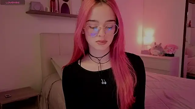 Snapshot of Roxxy_mora chatting on 12-03-25, 10:19 Roxxy mora online show from 12-03-25, 10:19