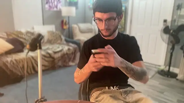 hungkubenski online show from 12-15-25, 07:12