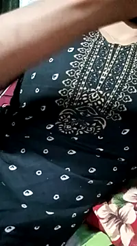 Snapshot of Aruyeshi- chatting on 03-08-25, 10:11 Aruyeshi- online show from 03-08-25, 10:11