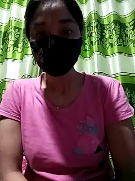 Snapshot of Aruyeshi- chatting on 03-10-25, 10:24 Aruyeshi- online show from 03-10-25, 10:24