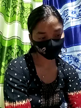 Snapshot of Aruyeshi- chatting on 03-11-25, 09:13 Aruyeshi- online show from 03-11-25, 09:13